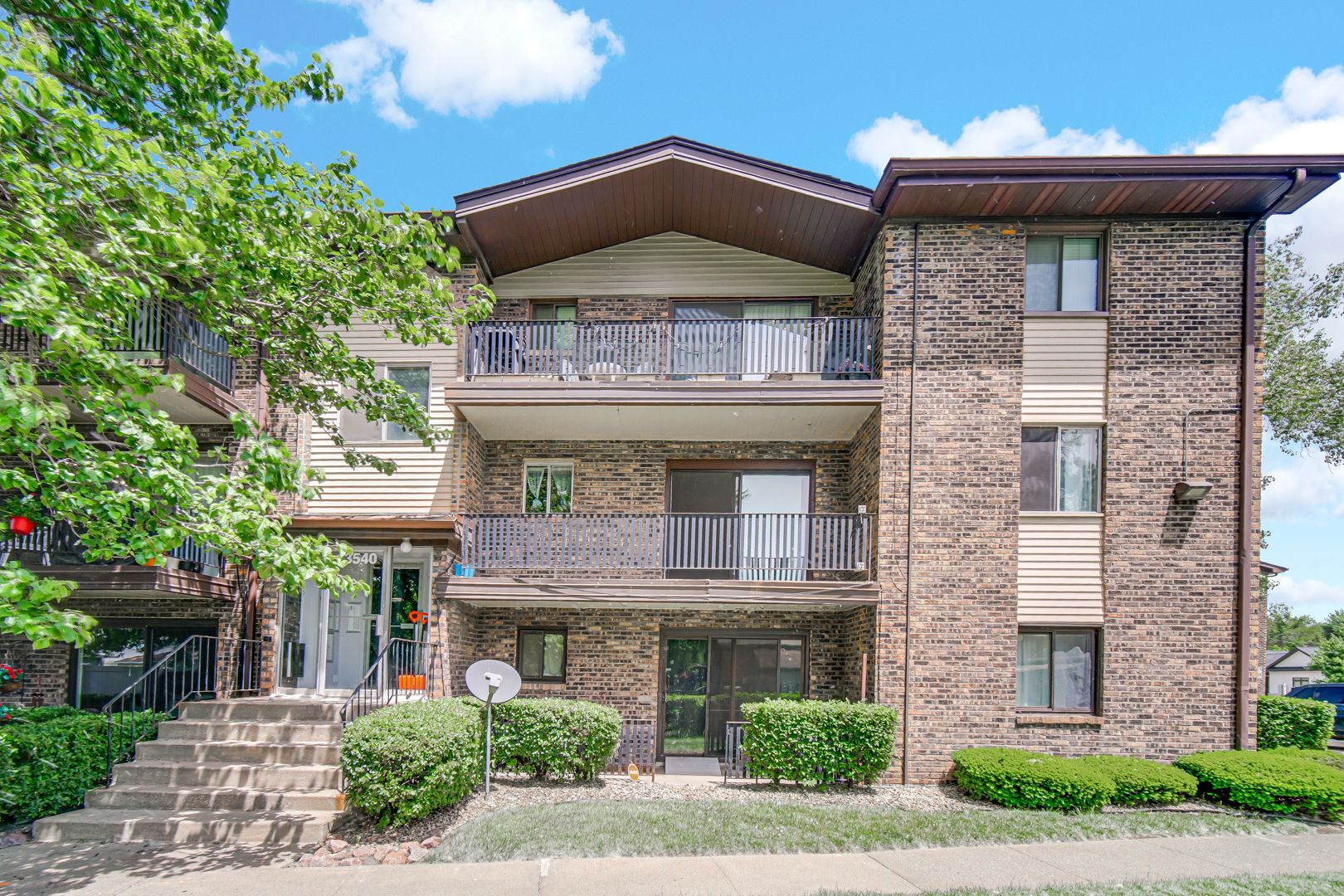 13540 Lawler Avenue #77 — Crestwood, IL 60418
