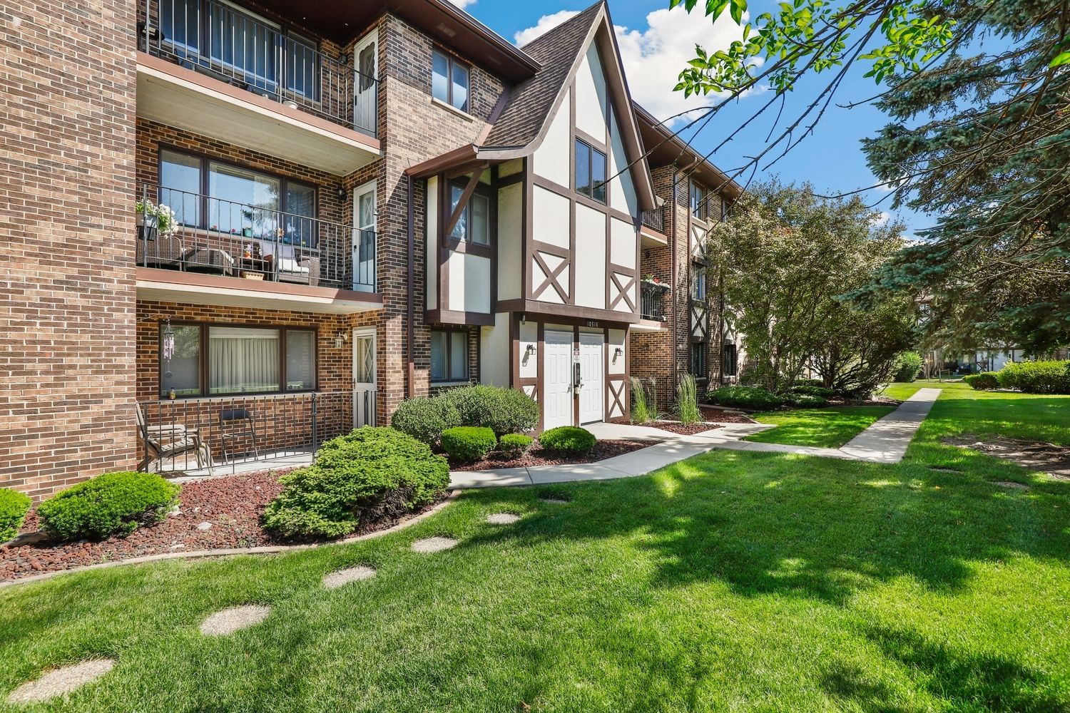 10516 Ridge Cove Drive #25C — Chicago Ridge, IL 60415