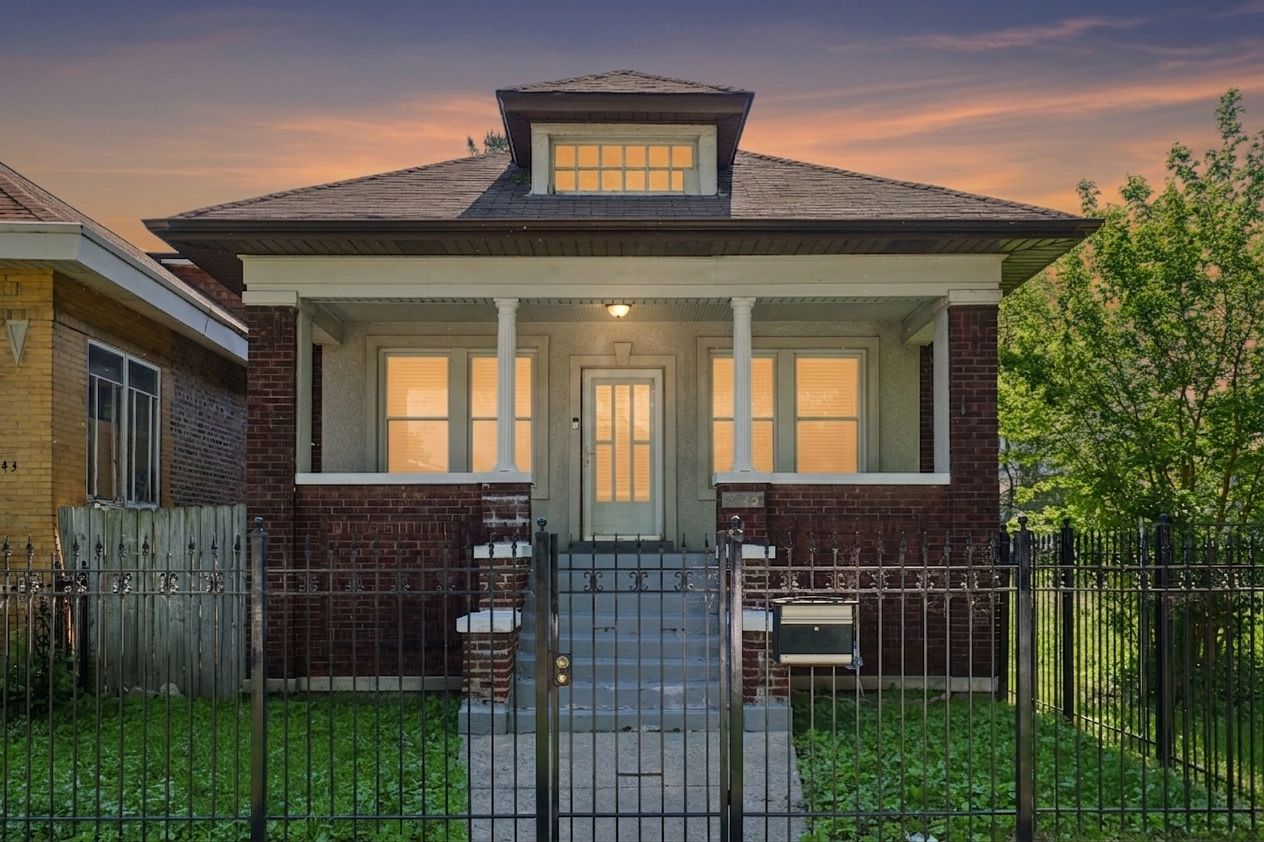 7545 S Ridgeland Avenue — Chicago, IL 60649