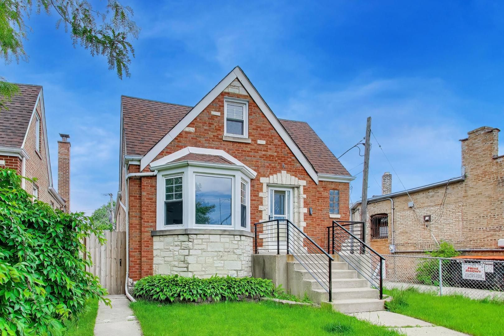 5718 N Parkside Avenue — Chicago, IL 60646