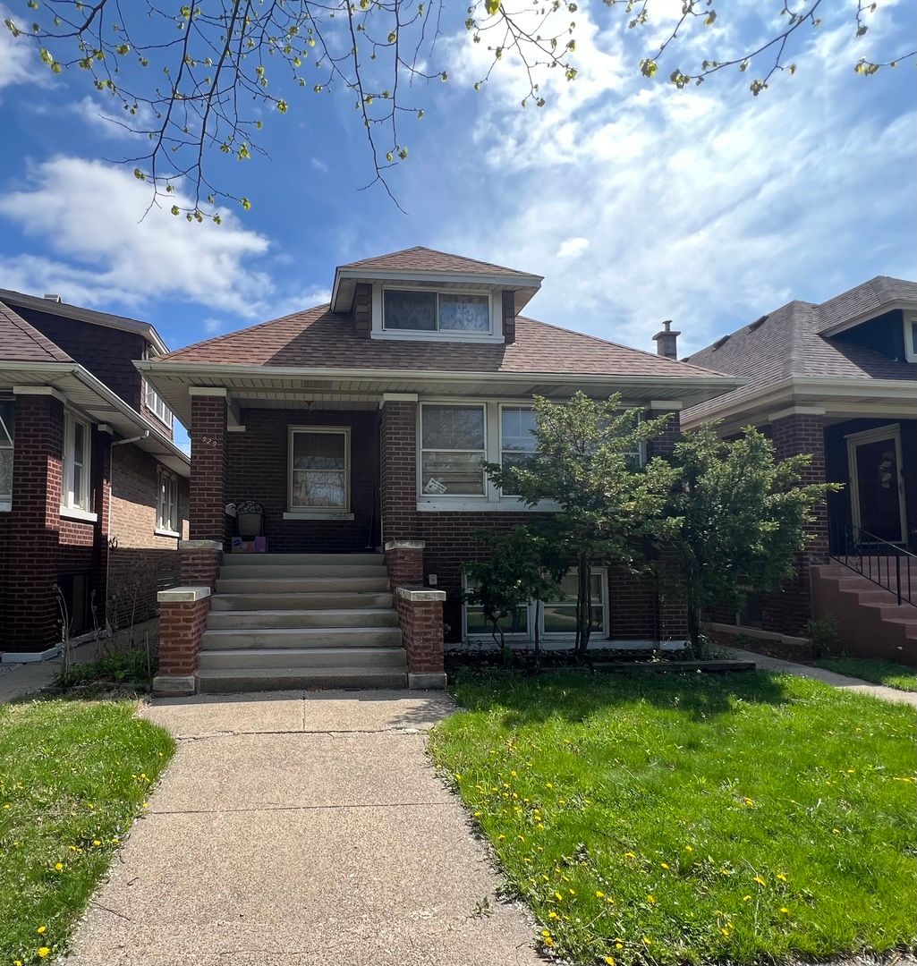 1929 Cuyler Avenue — Berwyn, IL 60402