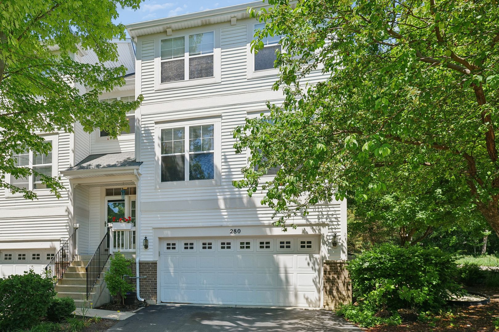 280 Hickory Lane — South Elgin, IL 60177