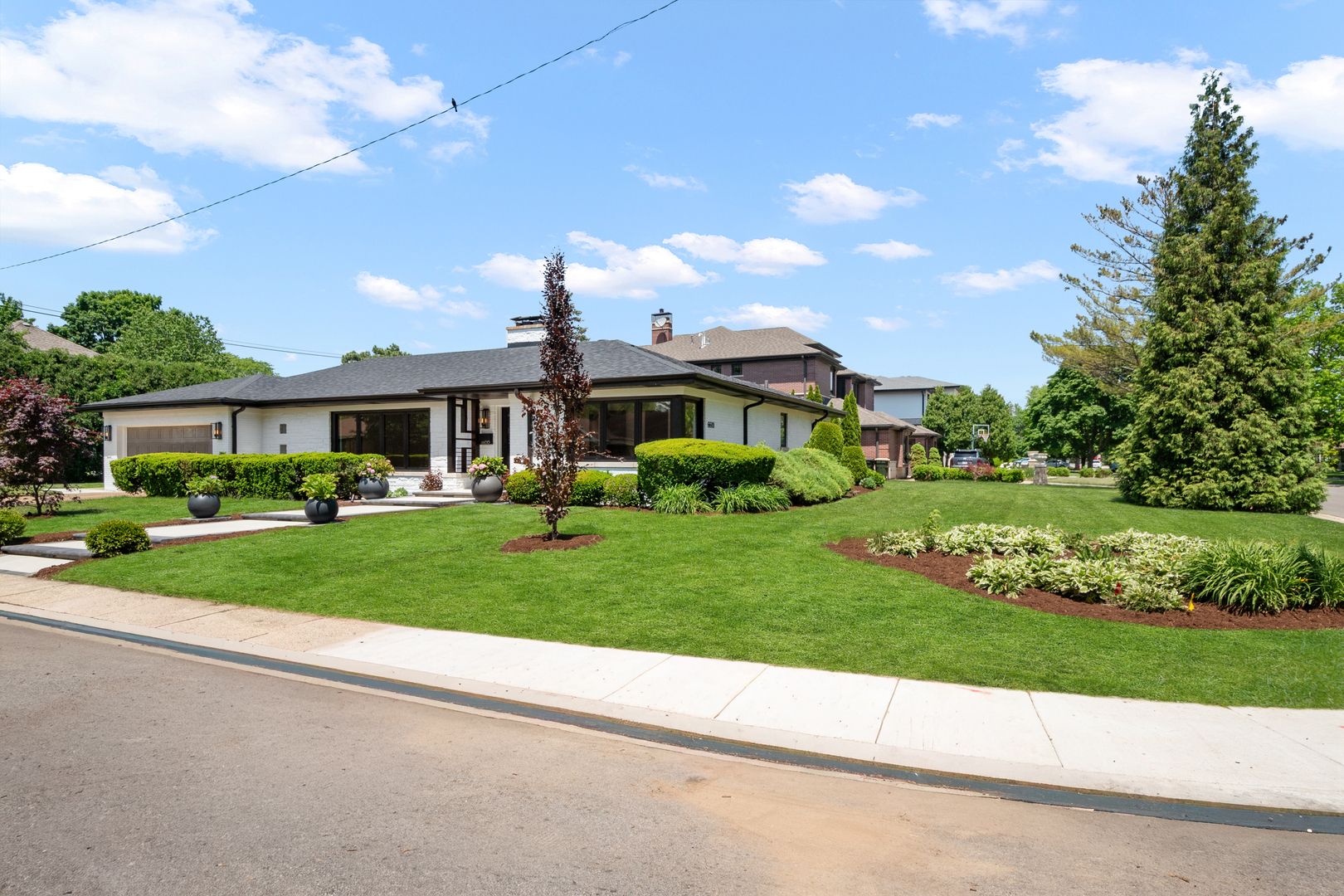 6600 N Kenton Avenue — Lincolnwood, IL 60712