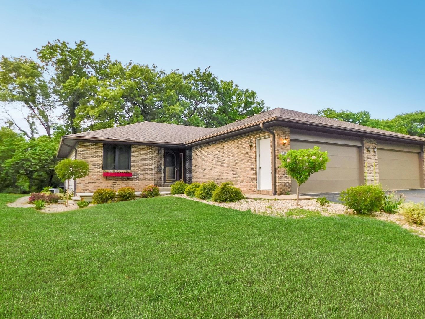 527 Trading Post Trail #2 — Rockton, IL 61072