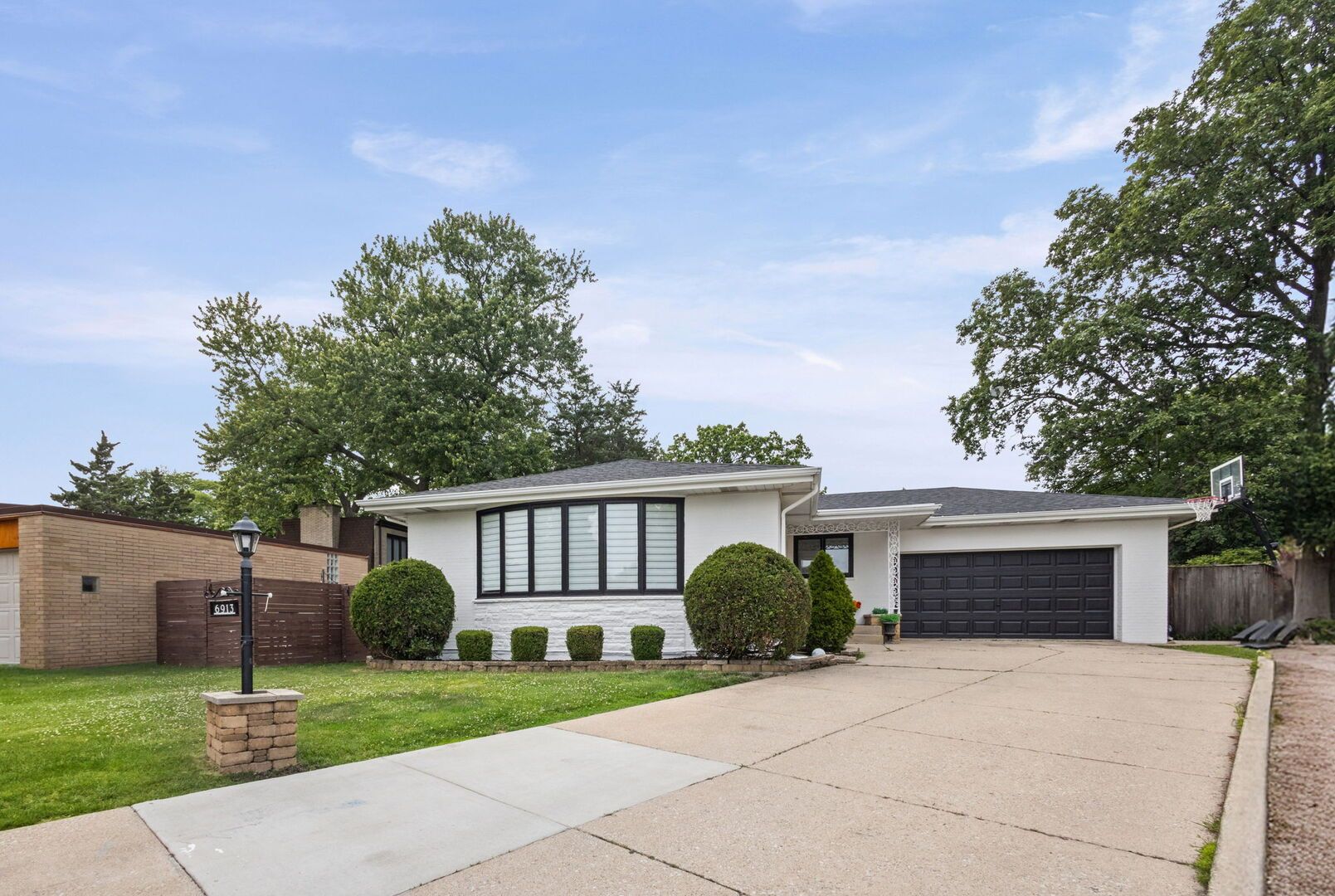 6913 N Concord Lane — Niles, IL 60714