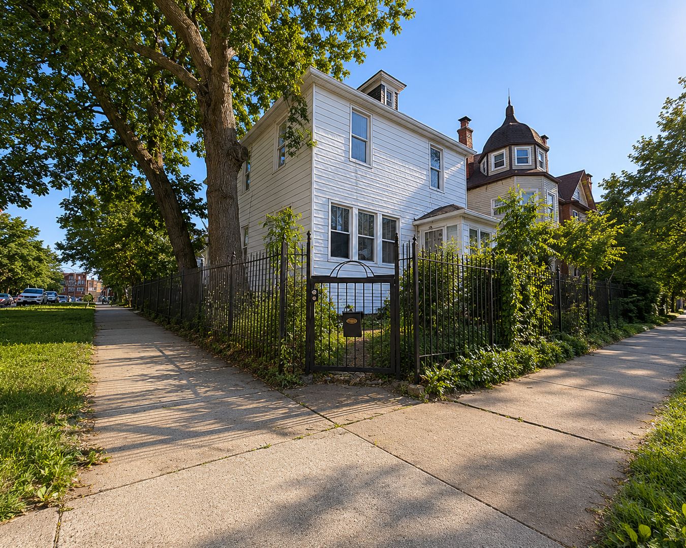 2481 E 74th Street — Chicago, IL 60649