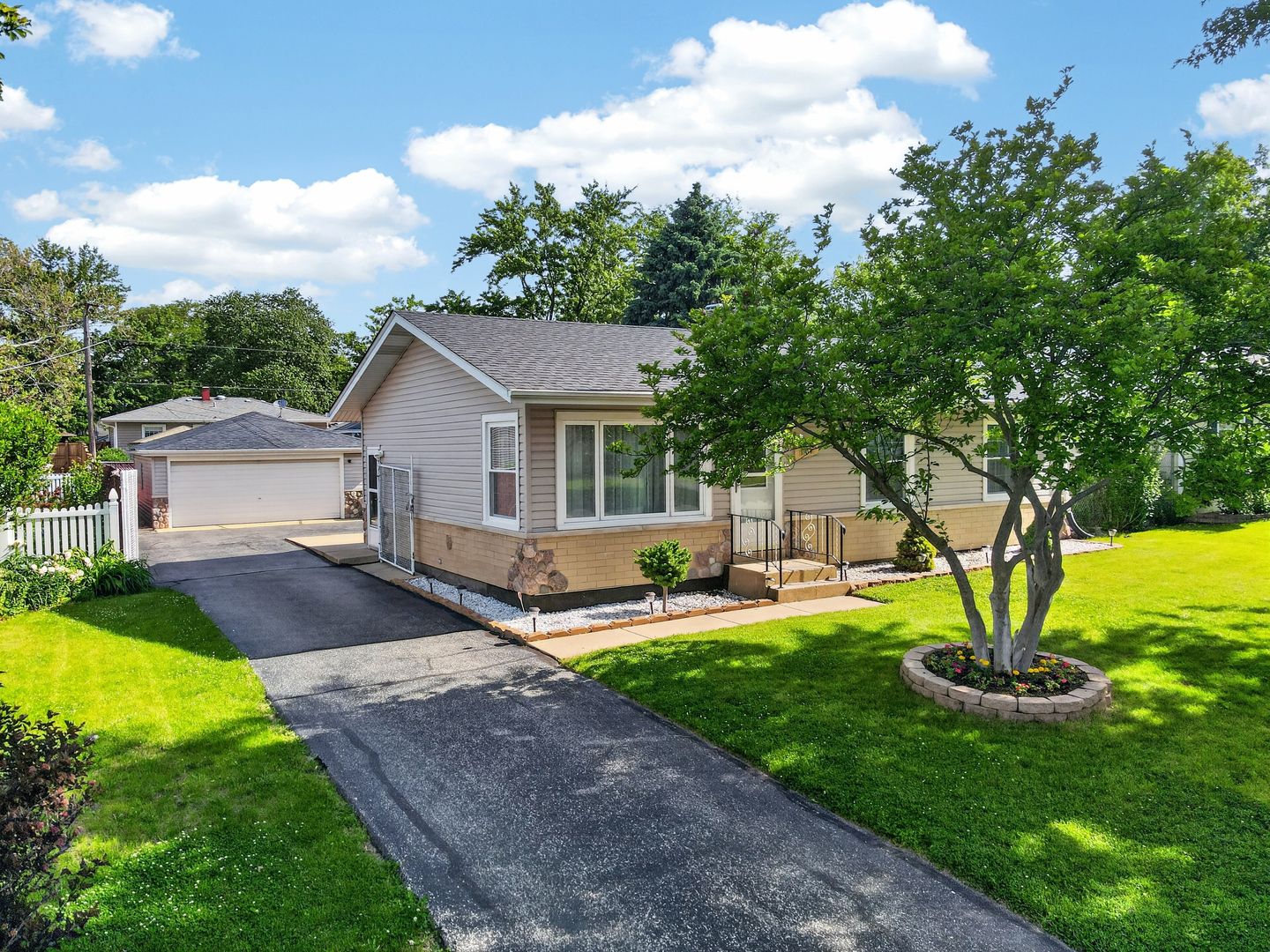 1104 Basin Drive — Lockport, IL 60441