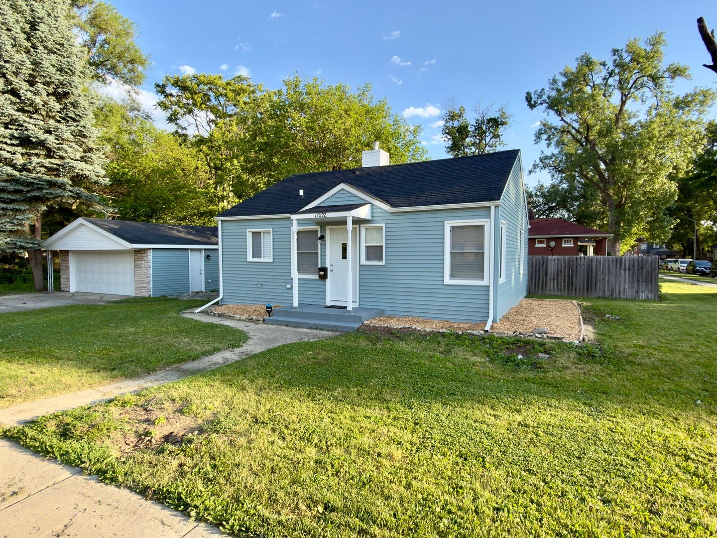 17092 Jodave Avenue — Hazel Crest, IL 60429