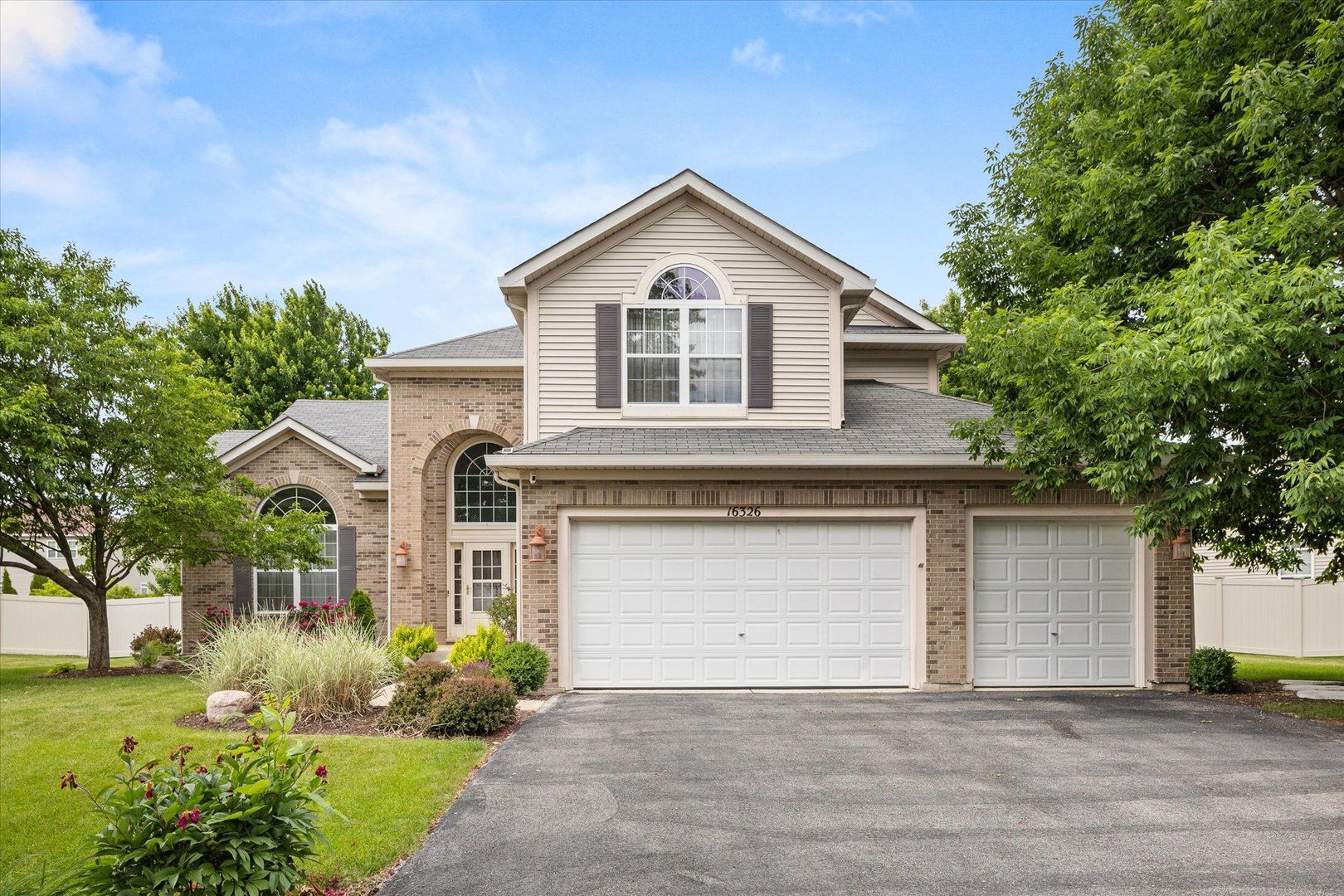 16326 Sand Creek Lane — Plainfield, IL 60586