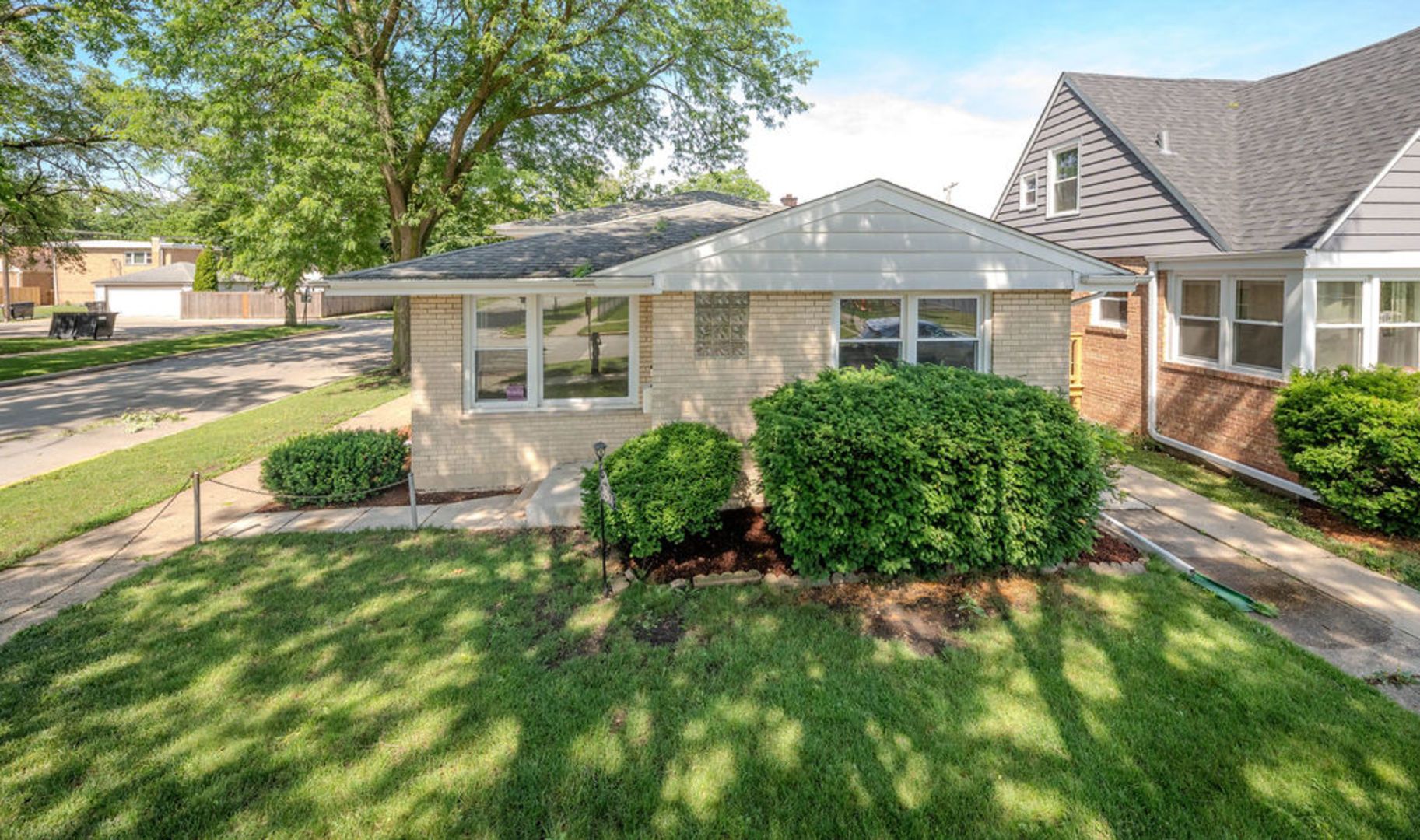 1944 S 15th Avenue — Broadview, IL 60155