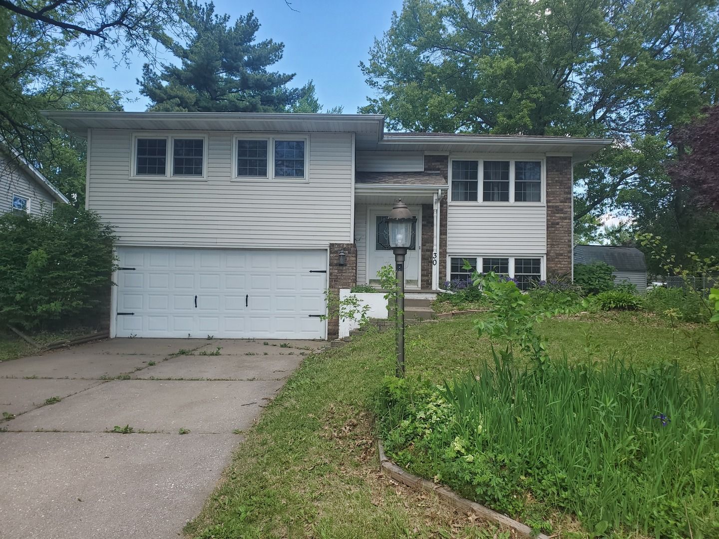 30 Parkview Drive — Eldridge, IA 52748