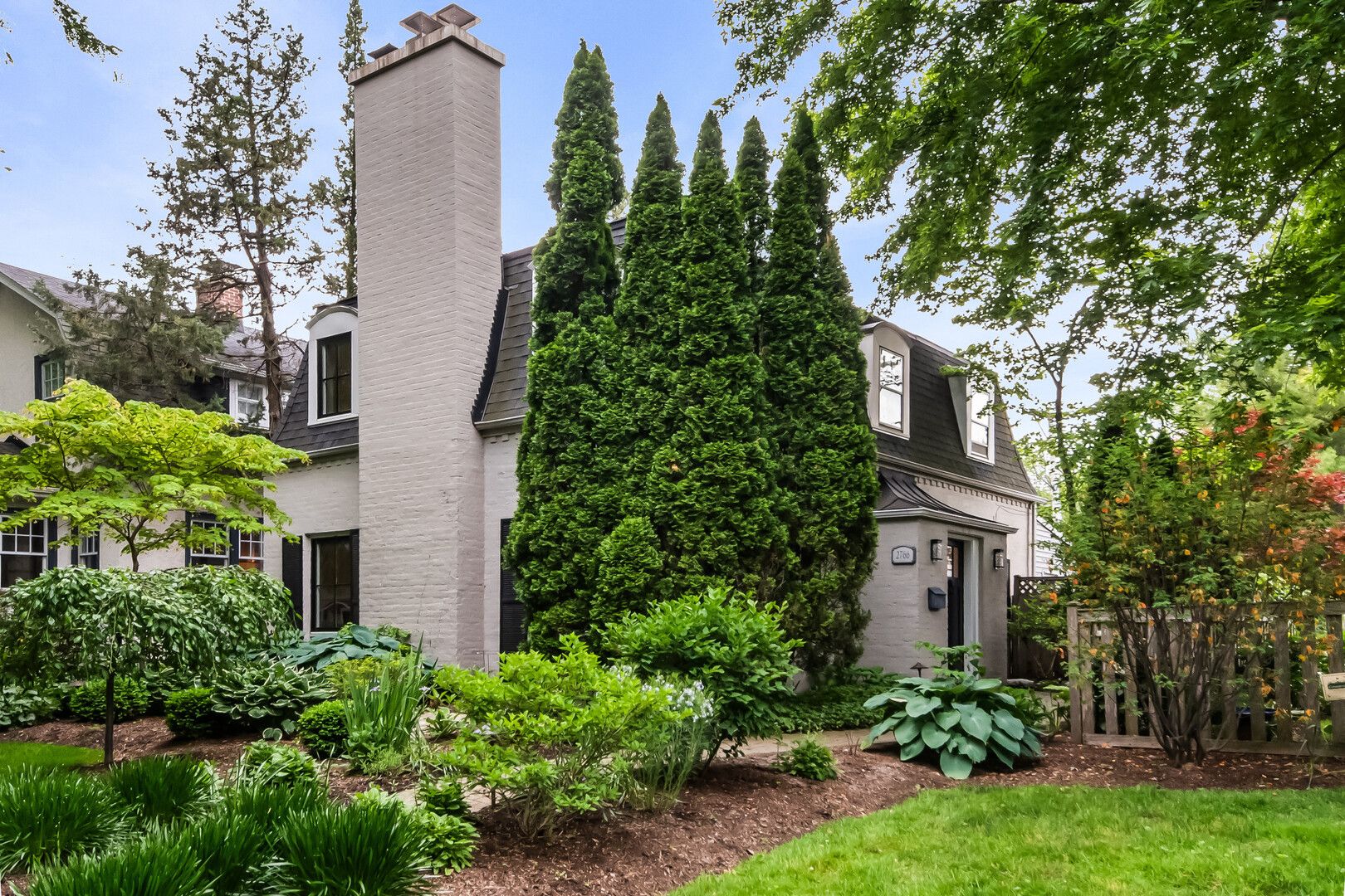 2766 Asbury Avenue — Evanston, IL 60201