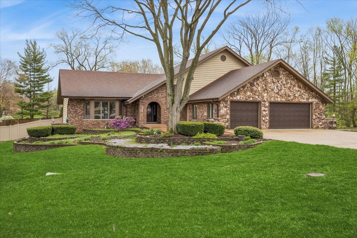 6037 Dunham Road — Downers Grove, IL 60516