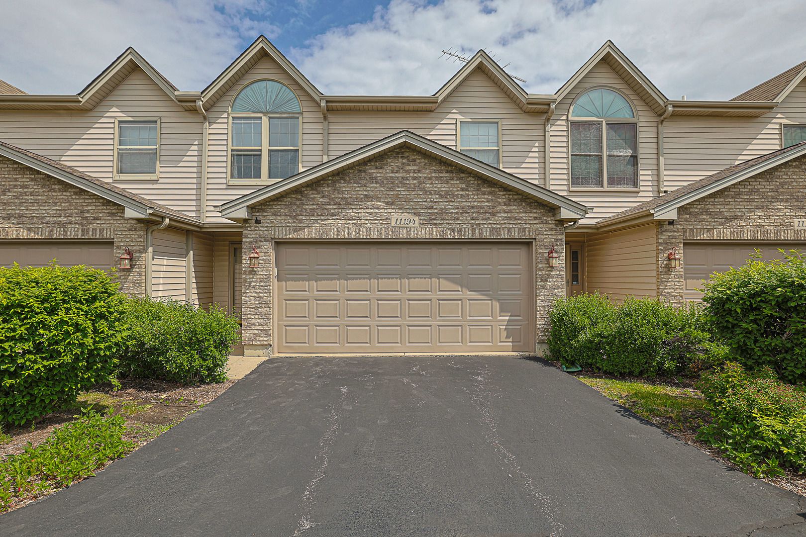 11194 Algonquin Road #11194 — Huntley, IL 60142