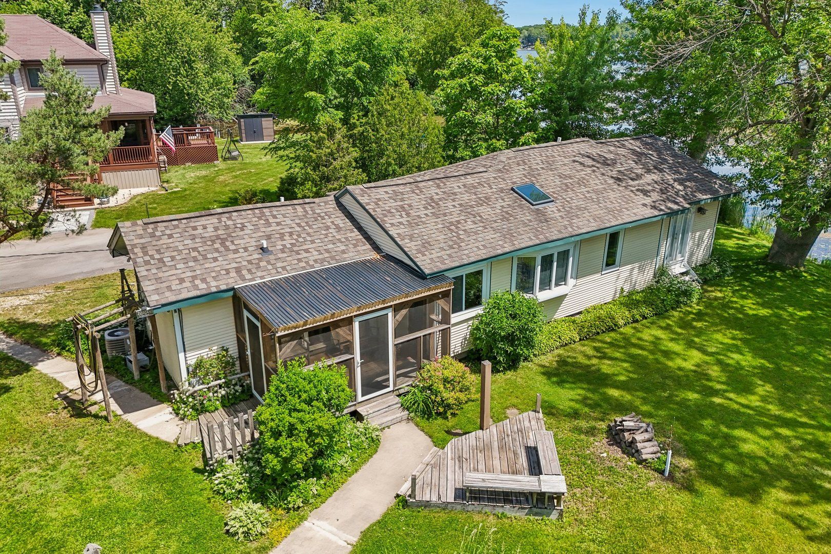 34983 Hickory Avenue — Ingleside, IL 60041