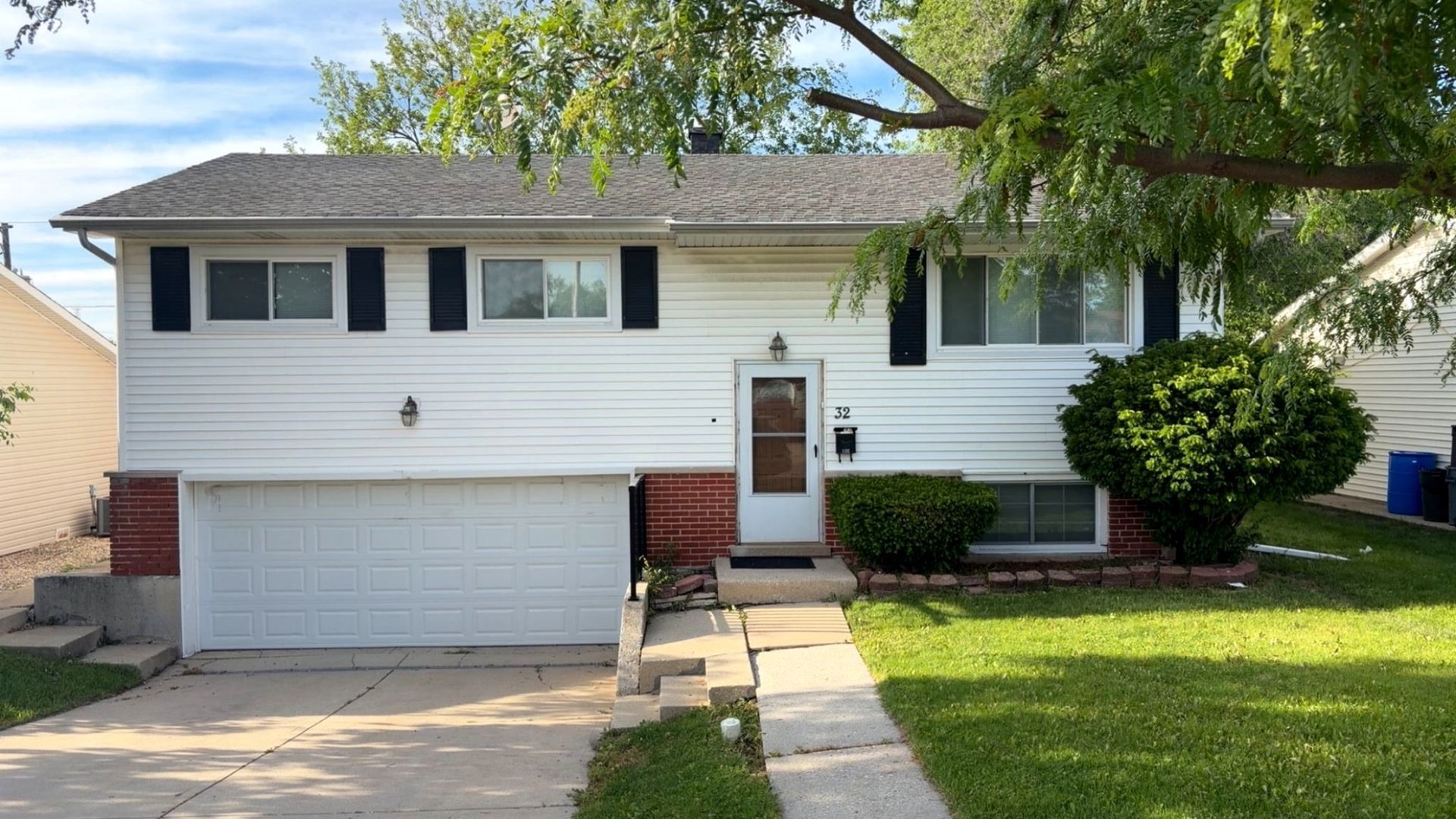 32 E Schubert Avenue — Glendale Heights, IL 60139