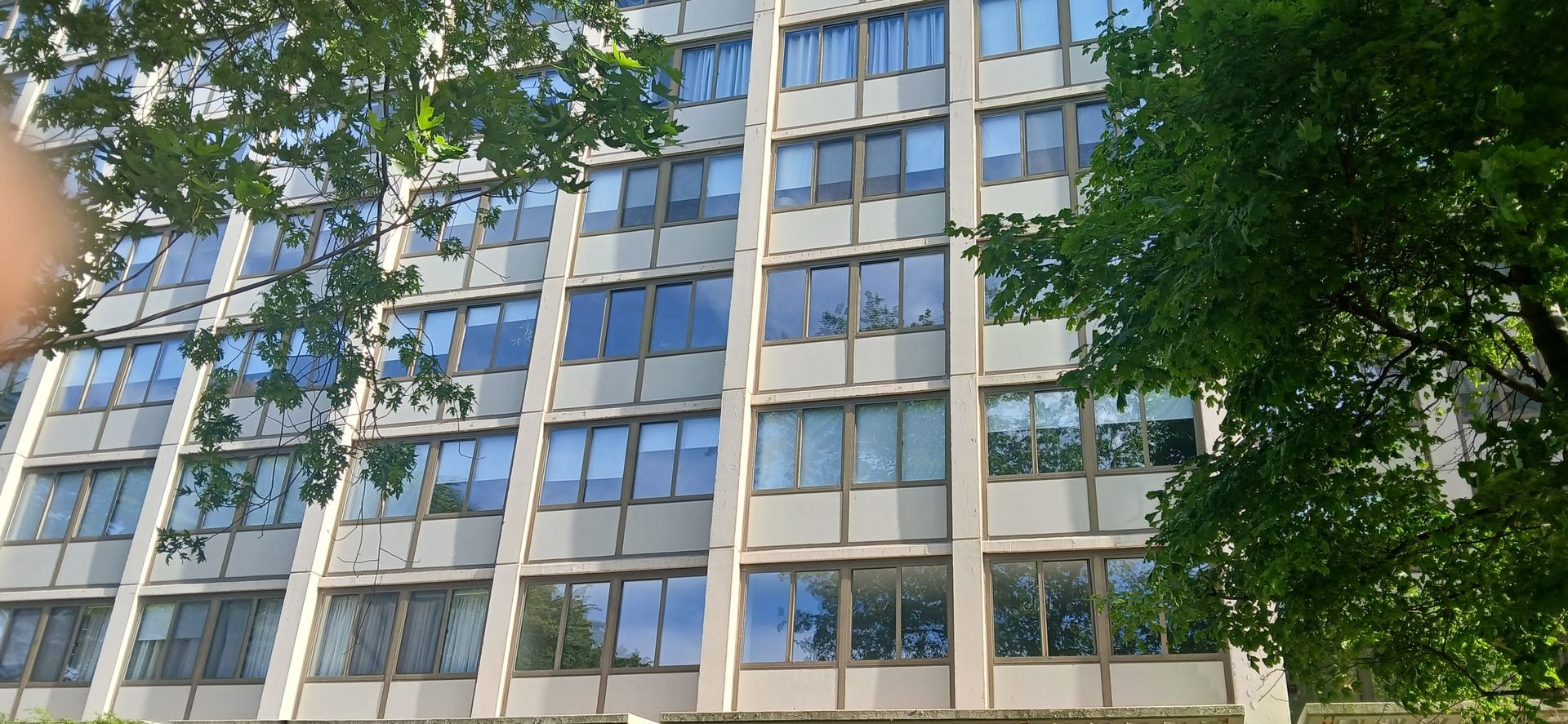 4850 S Lake Park Avenue #1605 — Chicago, IL 60615