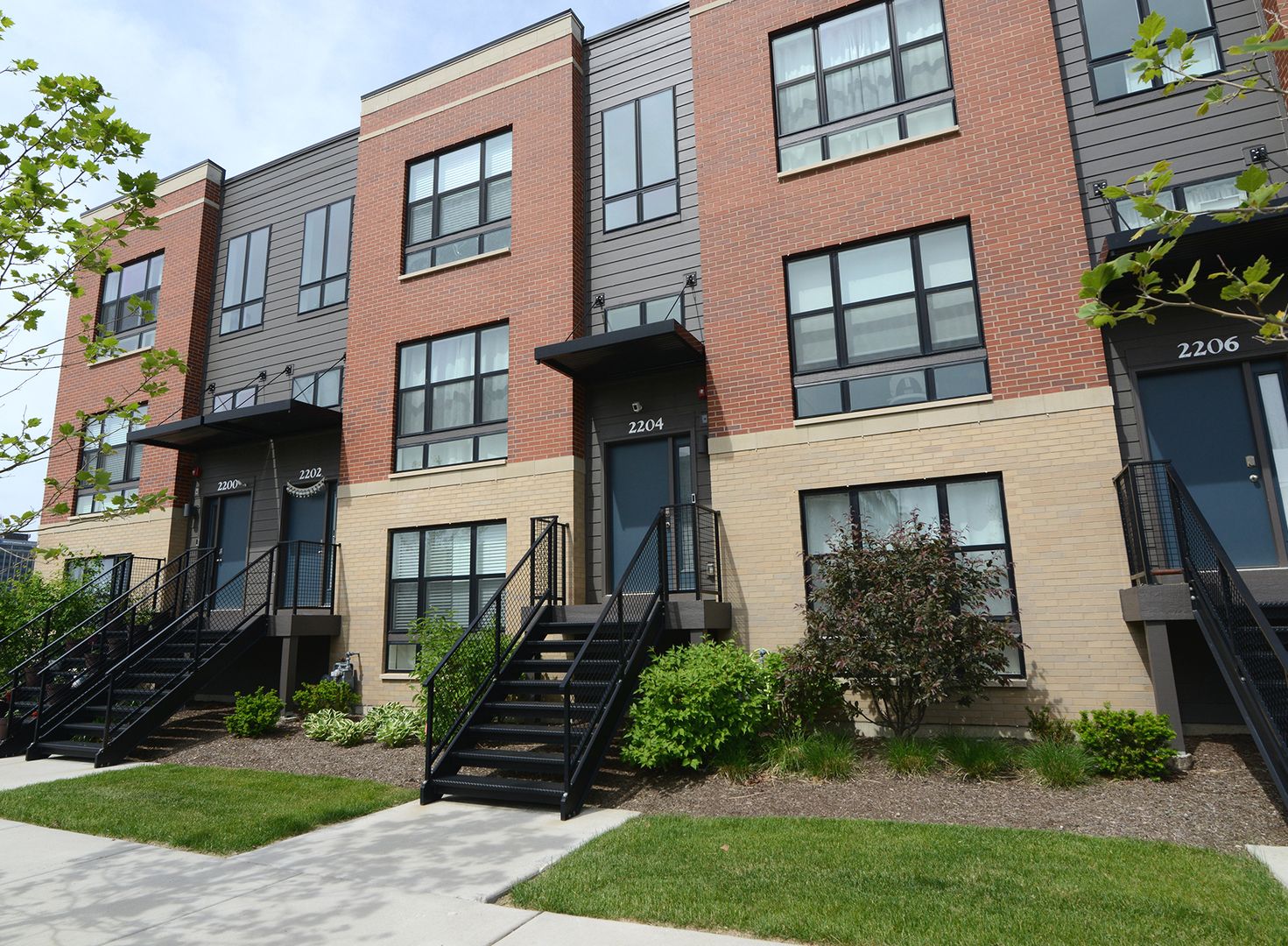 2204 Venture Drive — Schaumburg, IL 60173