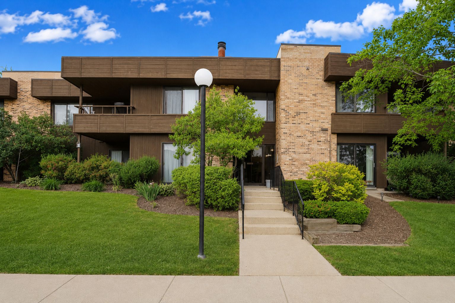 1365 N Sterling Avenue #105B — Palatine, IL 60067