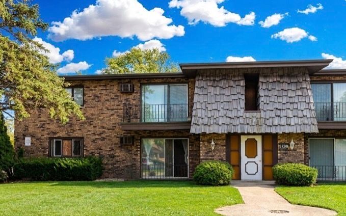 5739 129th Street #1B — Crestwood, IL 60418