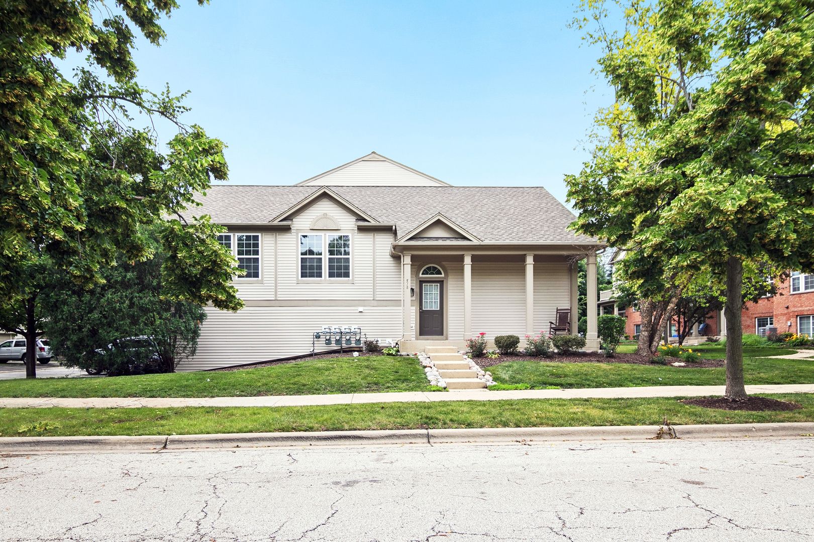 518 Conservatory Lane — Aurora, IL 60502