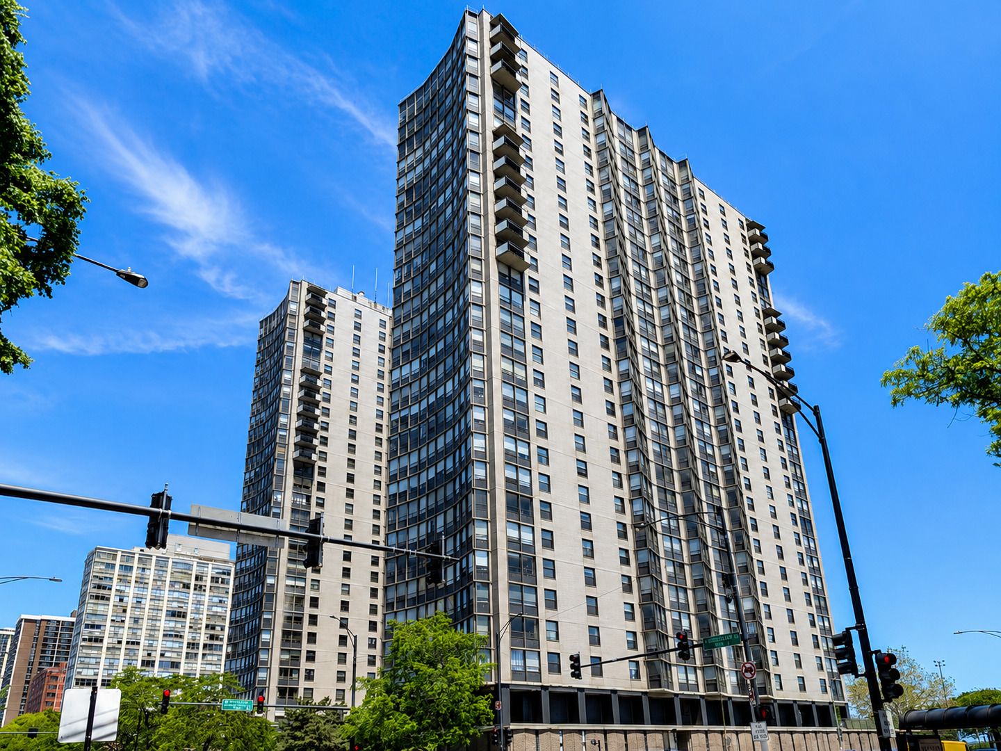 5701 N Sheridan Road #16N — Chicago, IL 60660