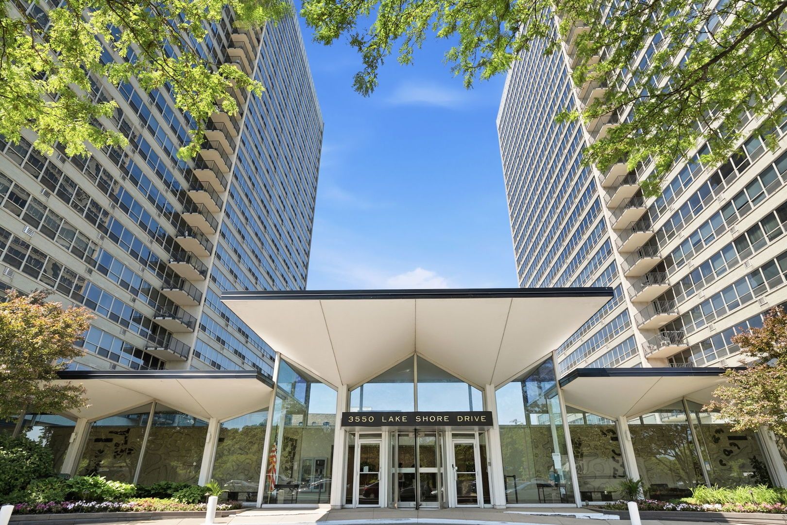 3550 N Lake Shore Drive #624 — Chicago, IL 60657