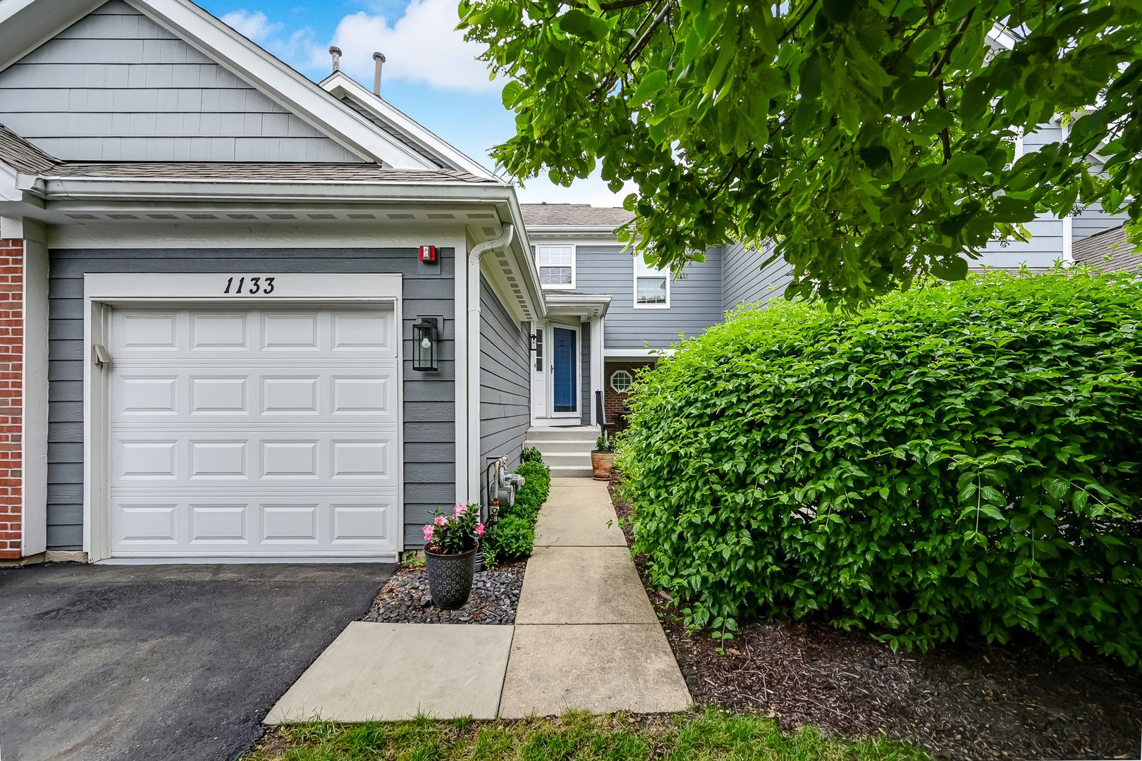 1133 Bristol Court #1133 — Glendale Heights, IL 60139
