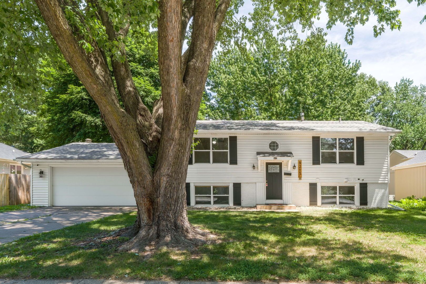4215 Marquette Street — Davenport, IA 52806