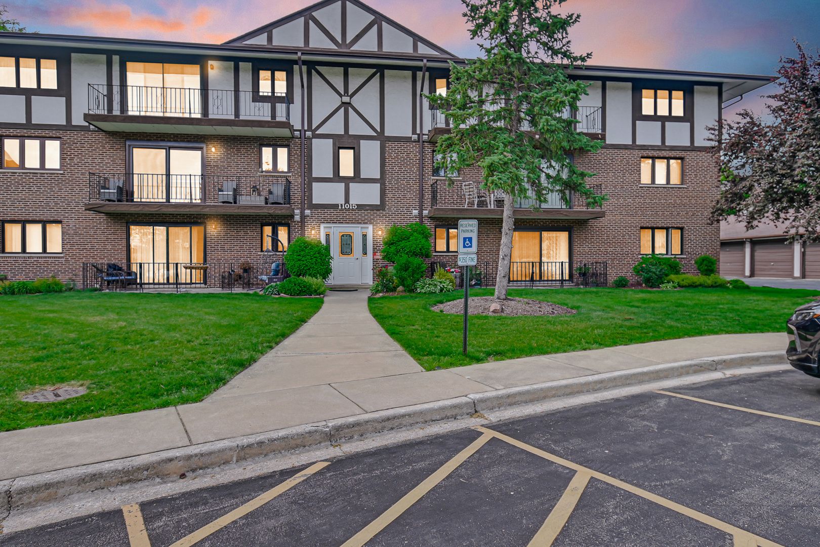 11015 S Theresa Circle #3C — Palos Hills, IL 60465