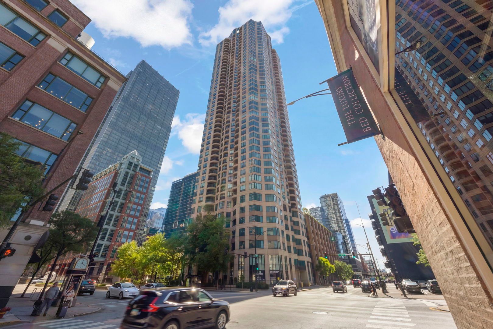 400 N Lasalle Street #1709 — Chicago, IL 60654