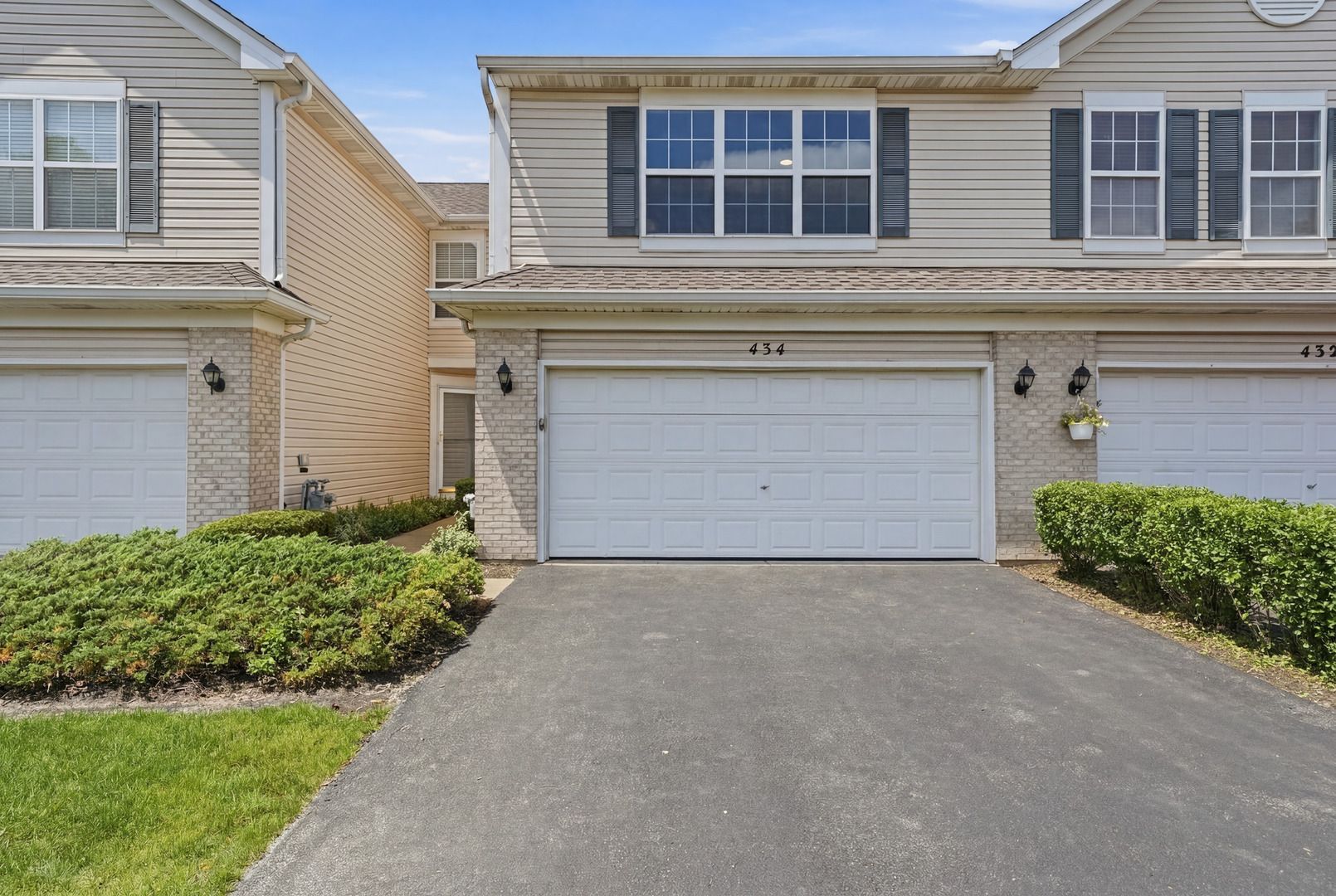434 Windham Cove Drive — Crystal Lake, IL 60014