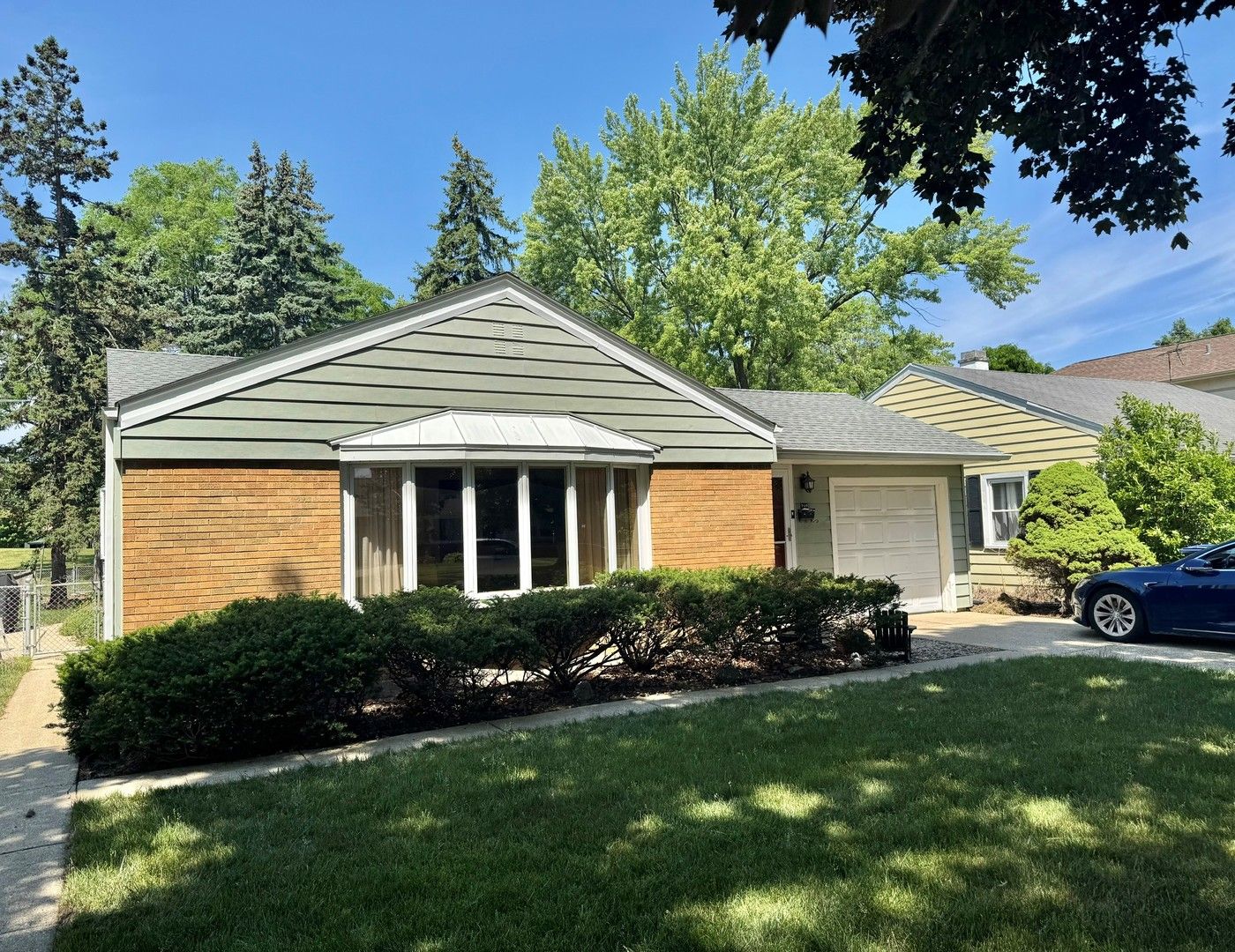 960 Alfini Drive — Des Plaines, IL 60016