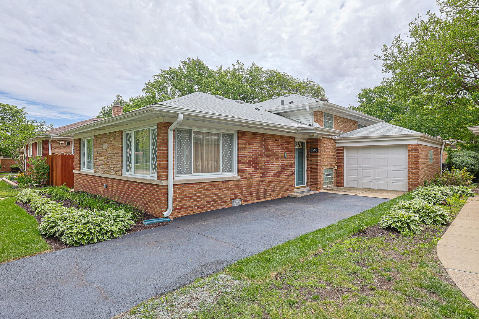 5505 Keeney Street — Morton Grove, IL 60053