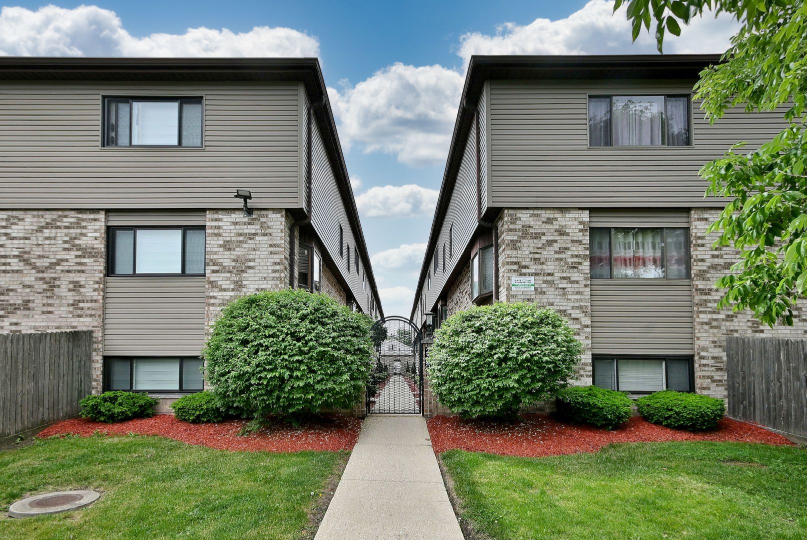 2350 N Sayre Avenue #G — Chicago, IL 60707