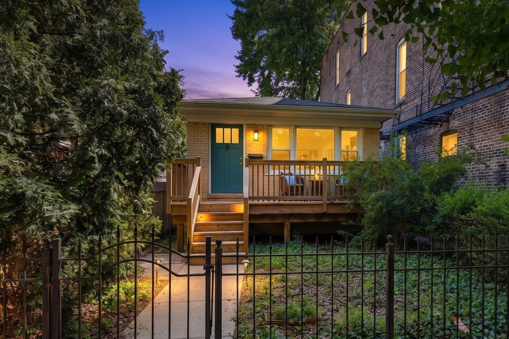 1429 W Huron Street — Chicago, IL 60642