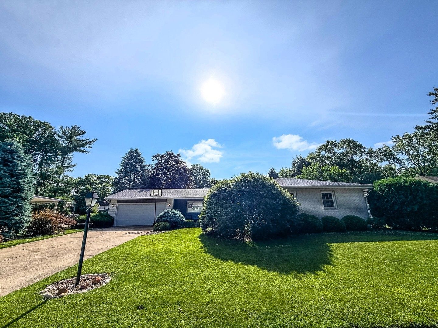2112 Plymouth Drive — Champaign, IL 61821