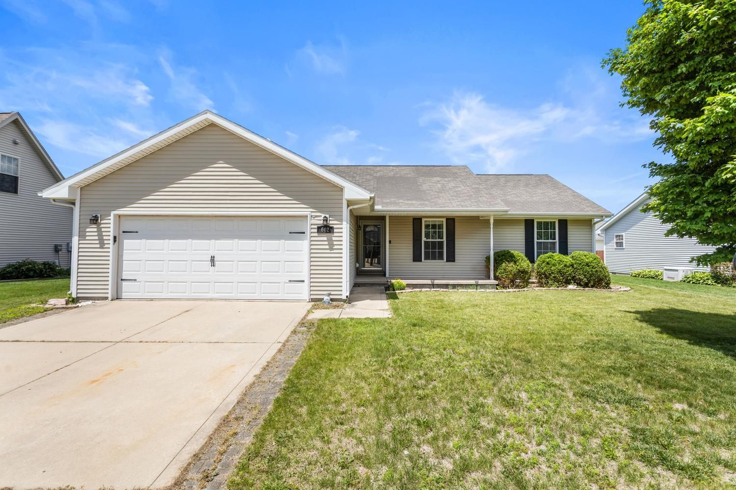 602 Wingstem Drive — St. Joseph, IL 61873