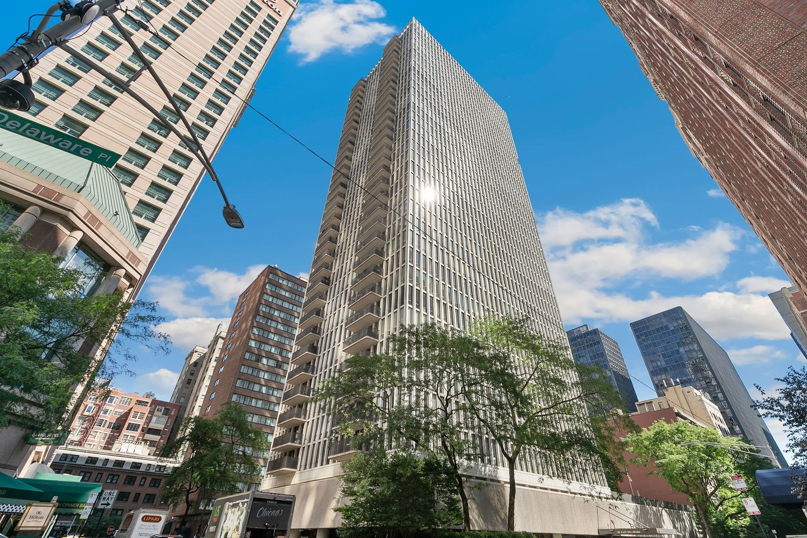200 E Delaware Place #11A — Chicago, IL 60611