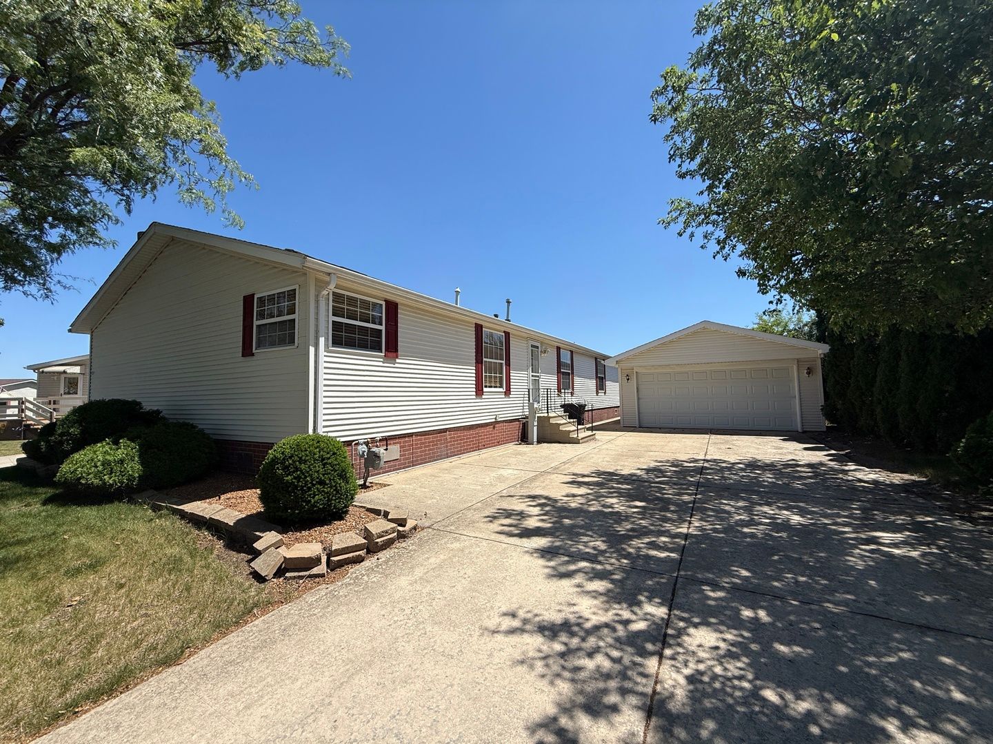 923 Apple Lane — Manteno, IL 60950
