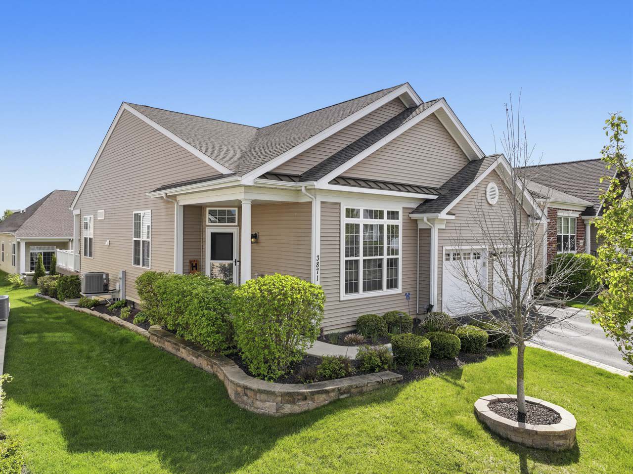 3871 Crooked Creek Drive — Elgin, IL 60124