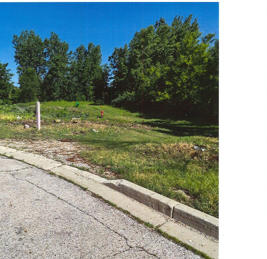 Lot 1 Richmond Road N — McHenry, IL 60050