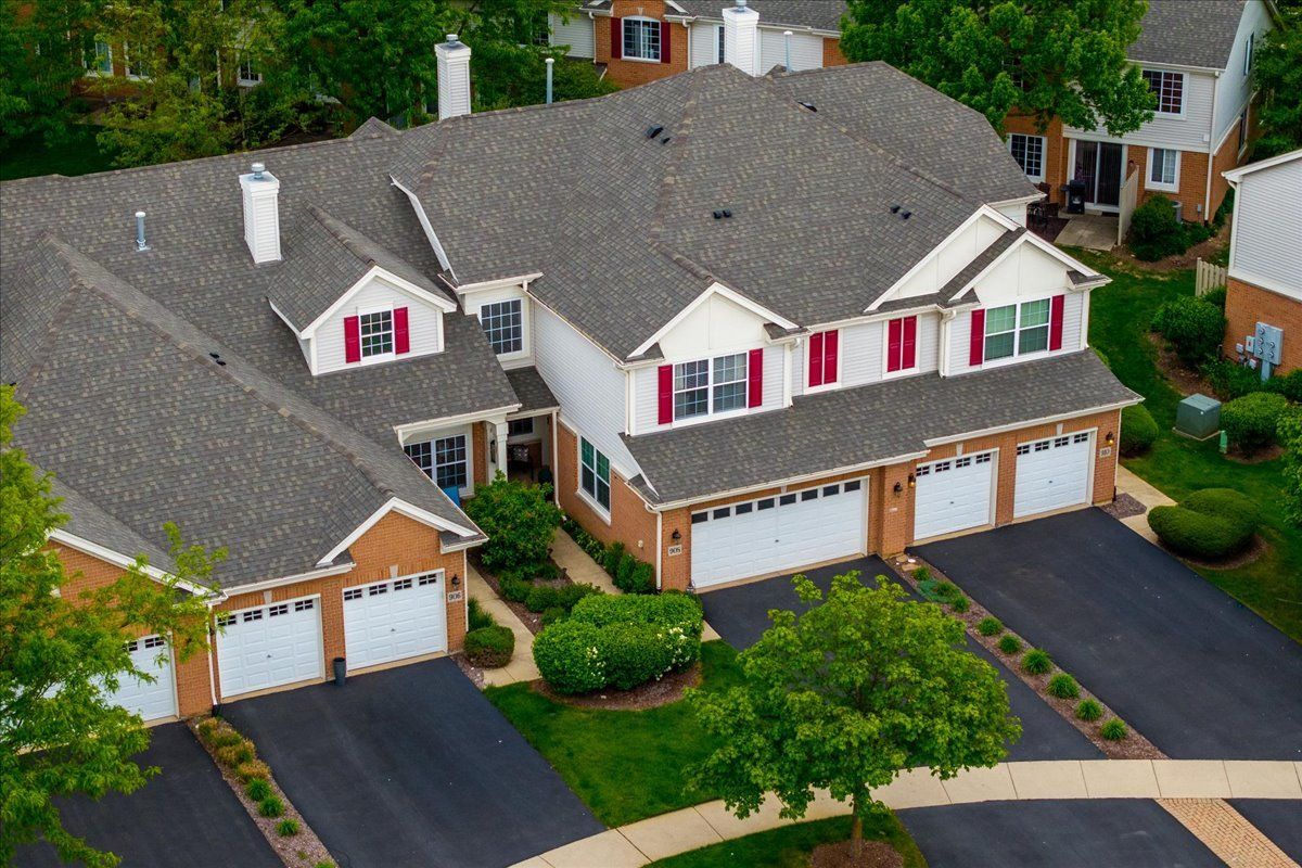 908 WINNERS CUP Court — Naperville, IL 60564