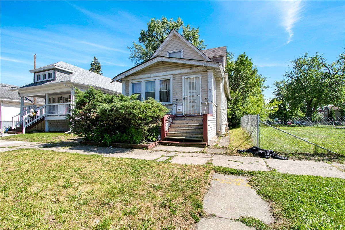 321 W 114th Street — Chicago, IL 60628