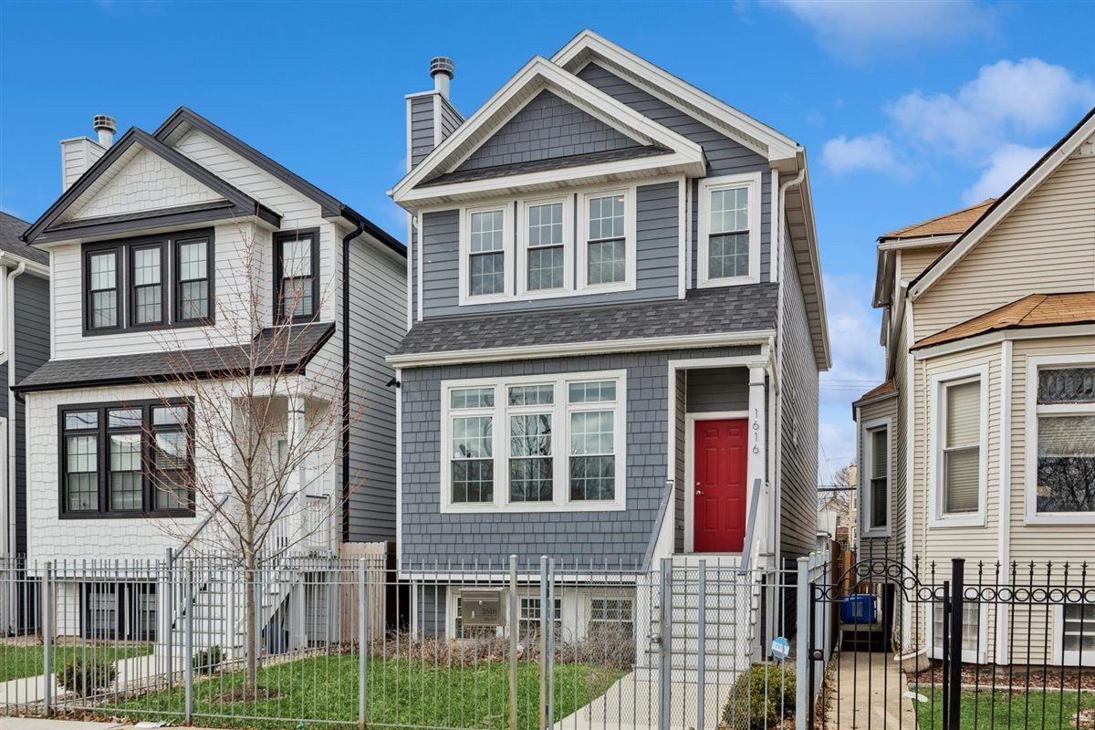 1616 N Hamlin Avenue — Chicago, IL 60647