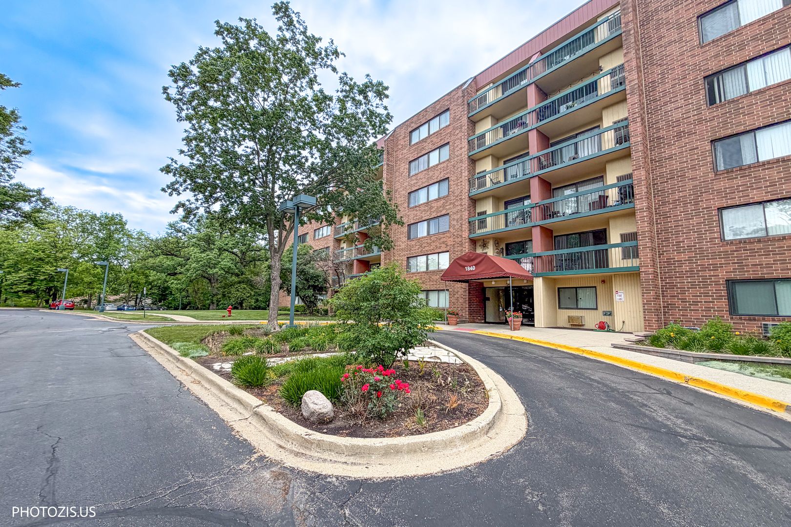 1840 Huntington Boulevard #607 — Hoffman Estates, IL 60169