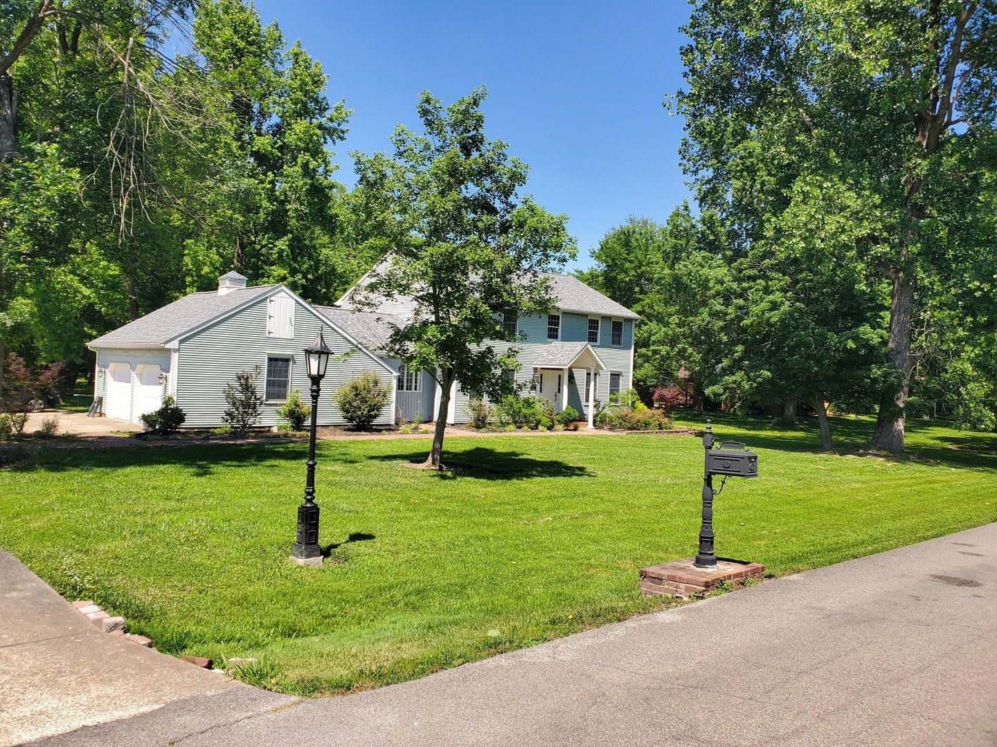 202 Arbor Drive — Carterville, IL 62918