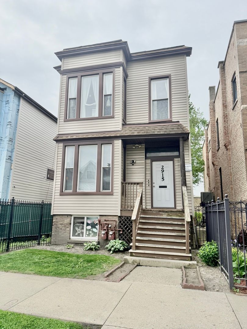 2915 W McLean Avenue — Chicago, IL 60647