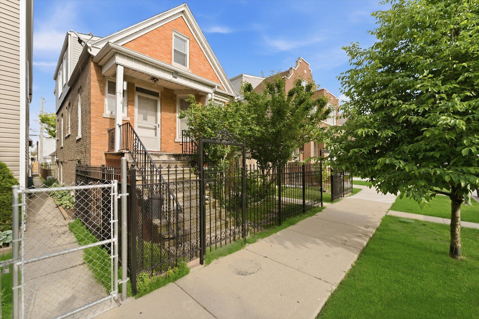 4431 S Washtenaw Avenue — Chicago, IL 60632