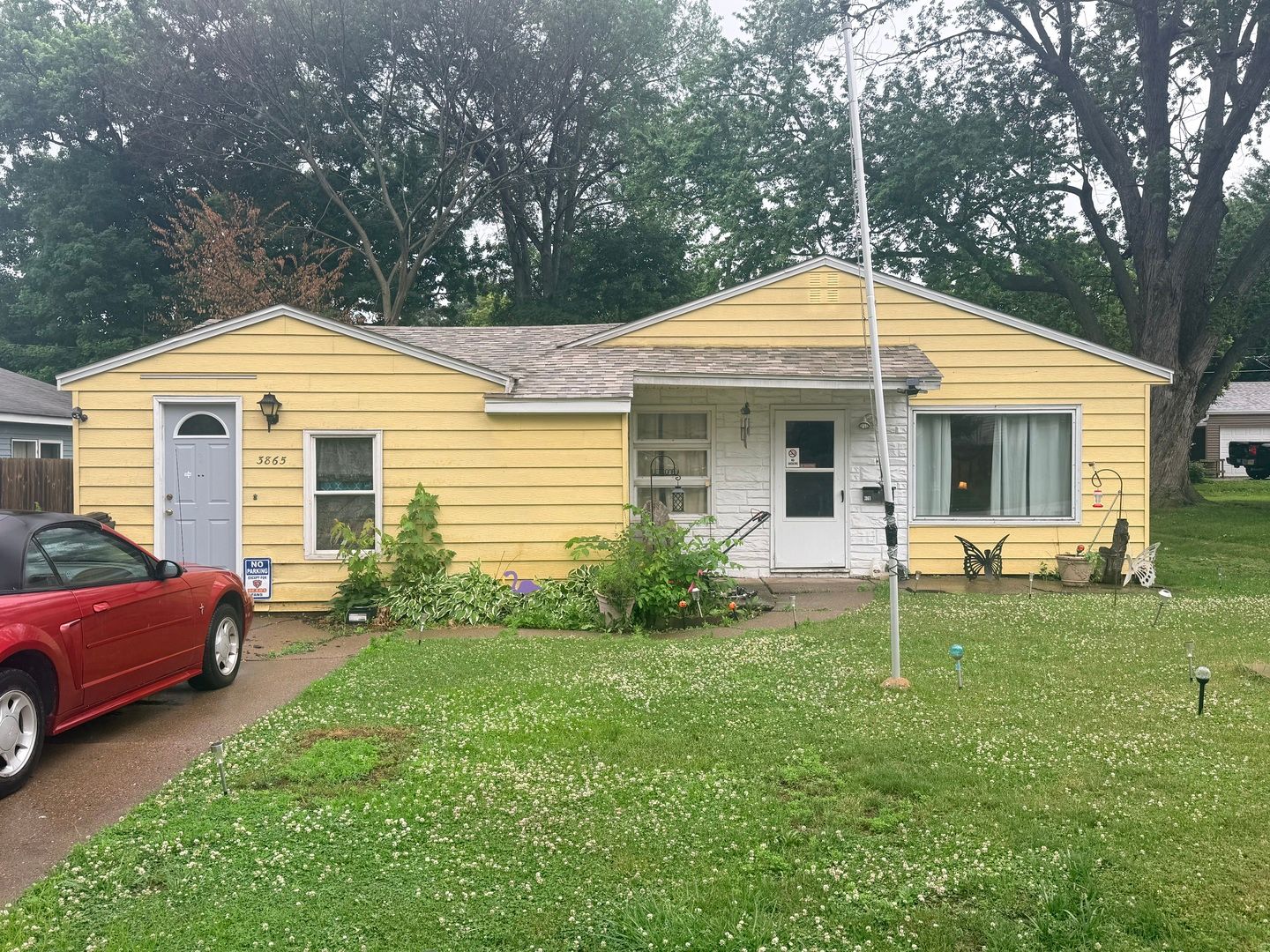 3865 Johnson Avenue — Davenport, IA 52802